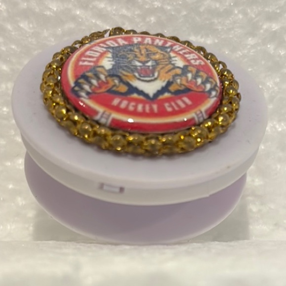 Hand Crafted Gold and Red Phone Grip